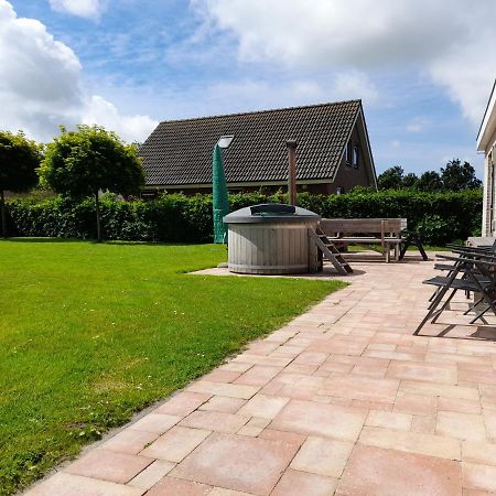 Wellnesshuis Met Hottub, Ligbad En Grote Tuin Villa Tzummarum Екстериор снимка