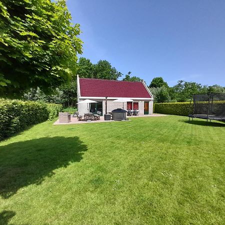 Wellnesshuis Met Hottub, Ligbad En Grote Tuin Villa Tzummarum Екстериор снимка
